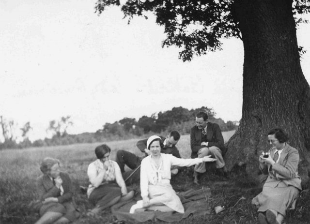 connie leathart lady runciman julie leech clarkson susan slade 0370-0006